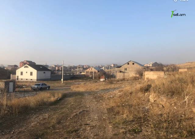 Հողատարածք բնակելի շինությունների համար Ավանում, 285 ք.մ.