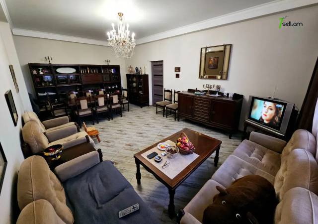 Երկու հարկանի քարե տուն Նոր-Արեշի 46 փողոցում Էրեբունիում, 172 քմ, 2 սանհանգույց