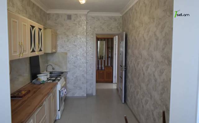 3 սենյականոց բնակարան, Խրիմյան Հայրիկ մայրուղի, 66 քմ, 2/4 հարկ, կապիտալ վերանորոգված