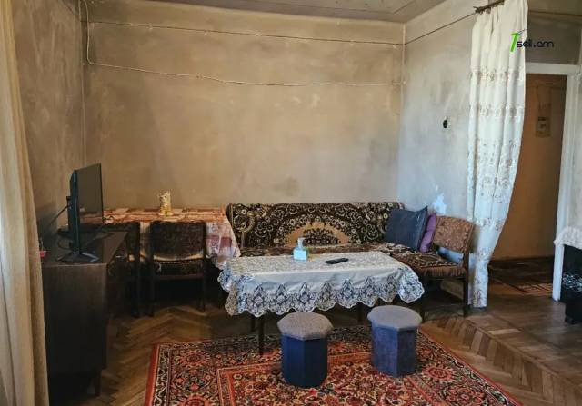 2 սենյականոց բնակարան Օրբելի եղբայրների փողոցում, 86 ք.մ., նախավերջին հարկ, քարե շենք