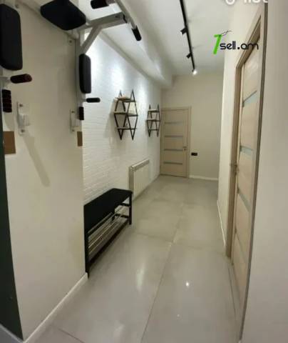 2 սենյականոց բնակարան նորակառույց շենքում Երզնկյան փողոցում, 61 ք.մ., 2/5 հարկ, բարձր առաստաղներ