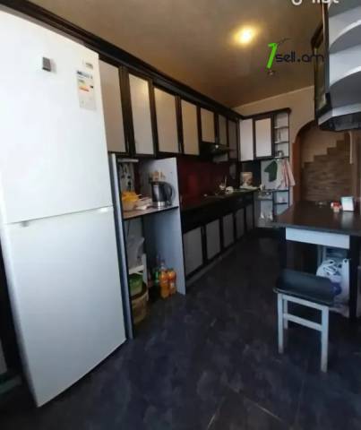 3 սենյականոց բնակարան Զաքարիա Քանաքեռցու փողոցում, 79 ք.մ., 3/9 հարկ, կապիտալ վերանորոգված