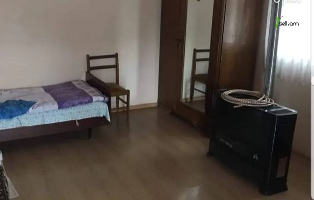 Երկու հարկանի քարե տուն Մեսրոպ Մաշտոցի փողոցում Աշտարակում, 100 ք.մ., մեծ հողամաս