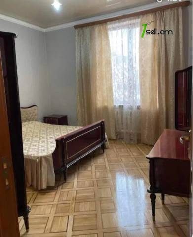 3 սենյականոց բնակարան Ազատության պողոտայում, 70 քմ, 2/5 հարկ, բարձր առաստաղներ, կապիտալ վերանորոգված