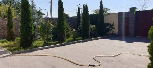 Երկու հարկանի քարե տուն Բագրևանդի փողոցում Նոր Նորքում, 250 ք.մ., 2 սանհանգույց, եվրովերանորոգված