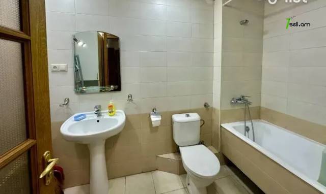 3 սենյականոց բնակարան Կոմիտասի պողոտայում, 77 քմ, 2/5 հարկ, բարձր առաստաղներ, կապիտալ վերանորոգված
