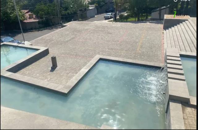 Ընդարձակ 5 սենյականոց բնակարան նորակառույց շենքում Վահրամ Փափազյան փողոցում, 284 ք.մ.