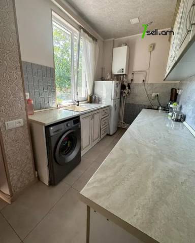 Մեկ հարկանի քարե տուն Զովունի 39 փողոցում Զովունիում, 330 ք.մ., կապիտալ վերանորոգված