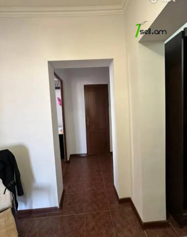 3 սենյականոց բնակարան Զաքարիա Քանաքեռցու փողոցում, 69 ք.մ., նախավերջին հարկ, եվրովերանորոգված