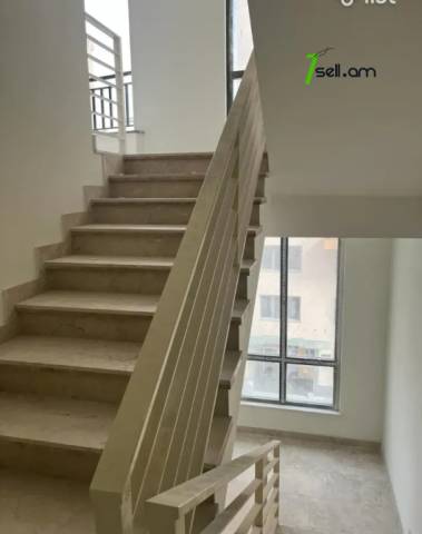 3 սենյականոց բնակարան Փավստոս Բուզանդի փողոցում, 105 ք.մ., 4/15 հարկ, 2 սանհանգույց