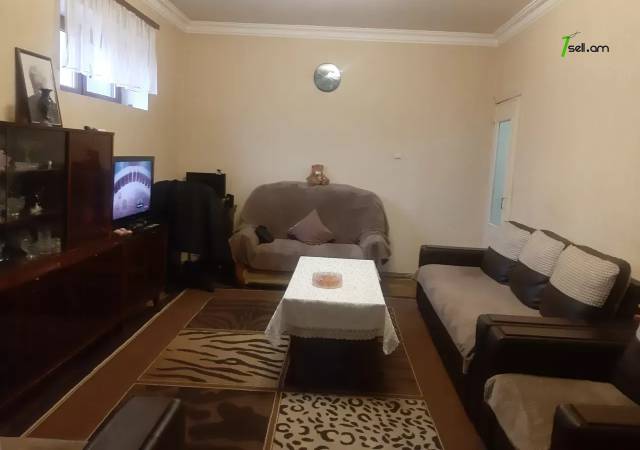 3 սենյականոց բնակարան Արցախի պողոտայում, 57 ք.մ., եվրովերանորոգված, քարե շենք