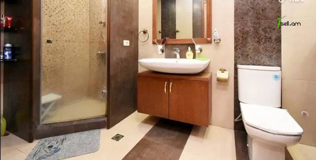 2 սենյականոց բնակարան նորակառույց շենքում Ադոնցի փողոցում, 80 ք.մ., 4/18 հարկ, բարձր առաստաղներ