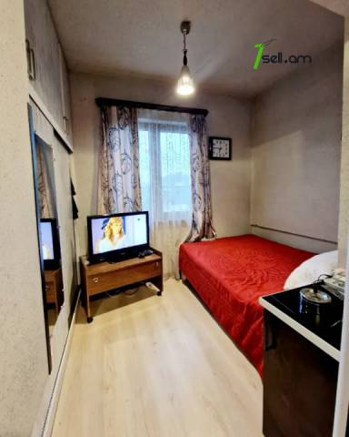 1 սենյականոց բնակարան Նանսենի փողոցում, 44 ք.մ., 3/5 հարկ, կապիտալ վերանորոգված, քարե շենք