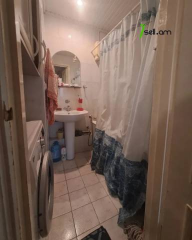 3 սենյականոց բնակարան, Մովսես Խորենացի փողոց 1-ին նրբանցք, 93 ք.մ., 2 սանհանգույց, 6/13 հարկ