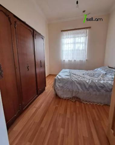 Մեկ հարկանի քարե տուն Ձորաղբյուրում, 1650 ք.մ., 2 սանհանգույց, կապիտալ վերանորոգված