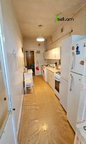 3 սենյականոց բնակարան Գյուլիքեխվյան փողոցում, 77 քմ, կոսմետիկ վերանորոգում, քարե շենք