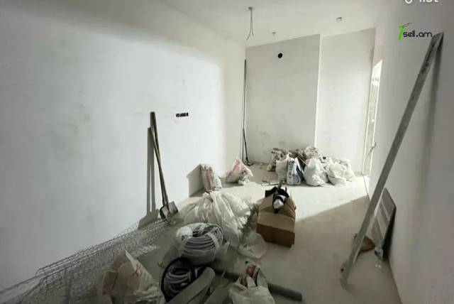 4 սենյականոց բնակարան նորակառույց շենքում Նիկողայոս Ադոնցի փողոցում, 105 ք.մ., 5/8 հարկ