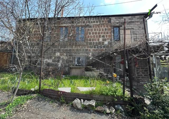 Երկու հարկանի քարե տուն Նորք Մարաշում, 180 ք.մ., 2 սանհանգույց