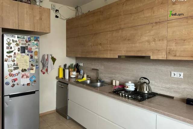 3 սենյականոց բնակարան նորակառույց շենքում Պարույր Սևակի փողոցում, 115 քմ, 7/14 հարկ, 2 սանհանգույց