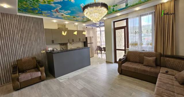 3 սենյականոց բնակարան նորակառույց շենքում Վարդանանց փողոցում, 100 քմ, նախավերջին հարկ, 2 սանհանգույց