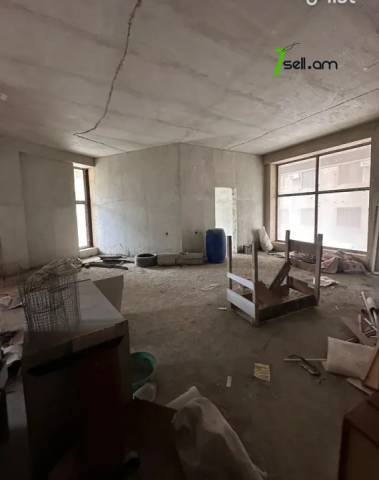 Բազմաֆունկցիոնալ գույք Կոմիտասի պողոտայում Արաբկիրում, 620 քմ