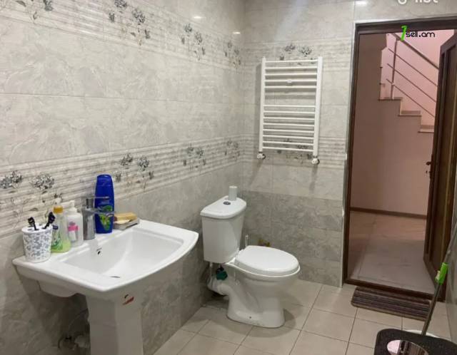 Երկու հարկանի տուն Բագրևանդի 23-րդ փողոցում Ջրվեժում, 220 քմ, 2 սանհանգույց, կապիտալ վերանորոգված