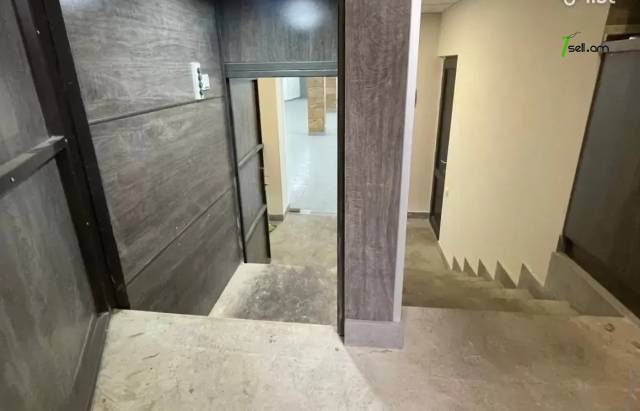 Առևտրային տարածք Լեփսիուսի փողոցում Քանաքեռ Զեյթունում, 610 ք.մ.