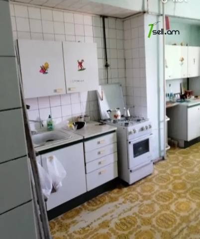 3 սենյականոց բնակարան Արամ Խաչատրյան փողոցում, 95 ք.մ., 4/9 հարկ, մասնակի վերանորոգում