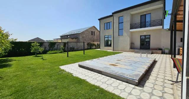 Երեք հարկանի քարե տուն, Avan-Arinj Առինջում, 800 քմ, 3+ սանհանգույց, կապիտալ վերանորոգված