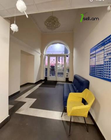 Բազմաֆունկցիոնալ գույք Արցախի պողոտայում կենտրոնում, 400 ք.մ.