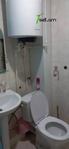 Ընդարձակ 1 սենյականոց բնակարան Ավետիս Ահարոնյանի փողոցում, 56 քմ, 4/6 հարկ, կոսմետիկ վերանորոգում