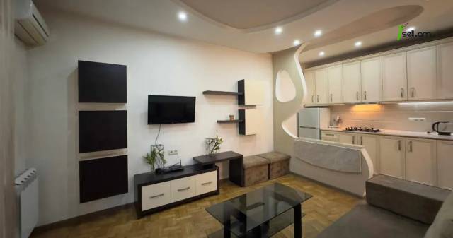 2 սենյականոց բնակարան Տիգրան Մեծի պողոտայում, 40 քմ, նախավերջին հարկ, կապիտալ վերանորոգված