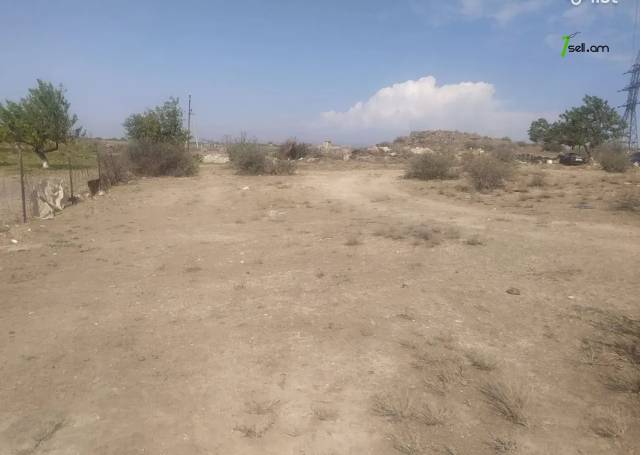 Հողատարածք բնակելի շինությունների համար Պռոշյանում, 1300 ք.մ.