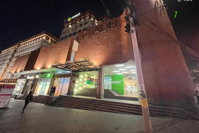 Բազմաֆունկցիոնալ գույք Տերյան փողոցում կենտրոնում, 458 քմ