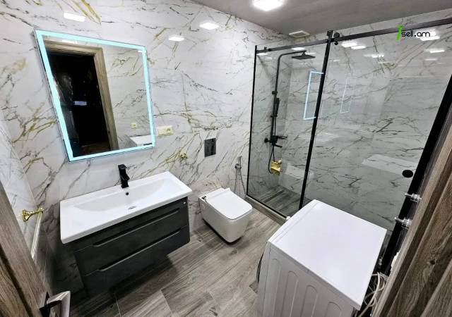 3 սենյականոց բնակարան Սարյանի փողոցում, 100 քմ, 3/9 հարկ, կապիտալ վերանորոգված