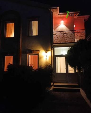 Երկու հարկանի տուն, Վահագնի Թաղամաս Աջափնյակում, 200 ք.մ., 3+ սանհանգույց, կապիտալ վերանորոգված