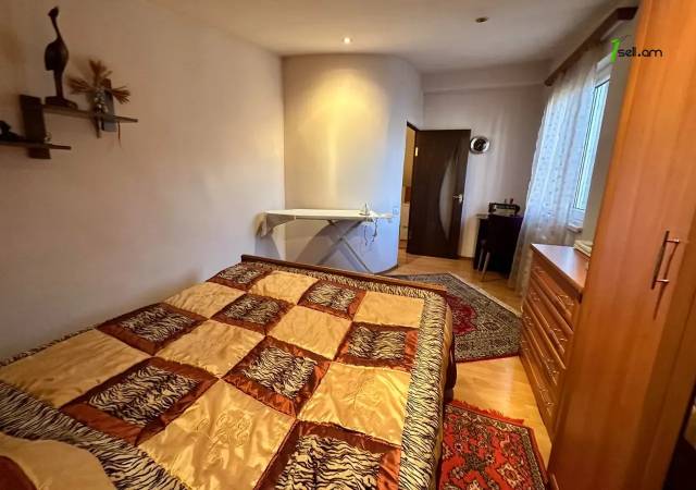 4 սենյականոց բնակարան Մեսրոպ Մաշտոցի պողոտայում, 135 ք.մ., 2 սանհանգույց, կապիտալ վերանորոգված