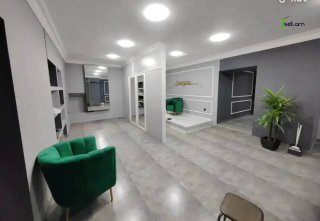 Բազմաֆունկցիոնալ գույք Բայրոնի փողոցում կենտրոնում, 190 ք.մ.