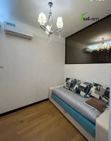 3 սենյականոց բնակարան նորակառույց շենքում Վերին Անտառային փողոցում, 65 ք.մ., 10/14 հարկ