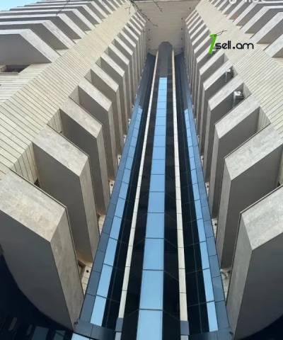 2 սենյականոց բնակարան նորակառույց շենքում Մարշալ Բաղրամյան պողոտայում, 78 քմ, բարձր առաստաղներ