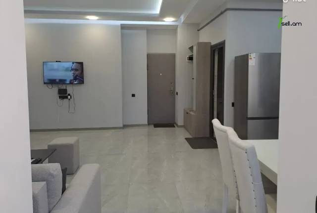 2 սենյականոց բնակարան Բաղրամյան պողոտայում, 43 ք.մ., նախավերջին հարկ, կապիտալ վերանորոգված