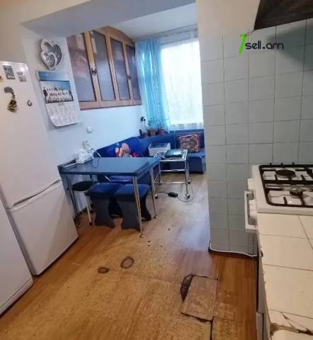 2 սենյականոց բնակարան Կոմիտասի պողոտայում, 55 ք.մ., 3/5 հարկ, մասնակի վերանորոգում, քարե շենք
