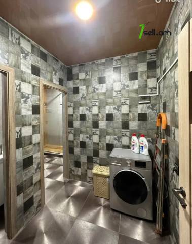 Երկու հարկանի տուն Հատիսի փողոցում Աբովյանում, 210 ք.մ., 3+ սանհանգույց, եվրովերանորոգված