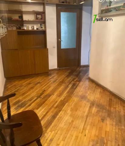 3 սենյականոց բնակարան Դավիթ Մալյան փողոցում, 96 ք.մ., նախավերջին հարկ, կոսմետիկ վերանորոգում