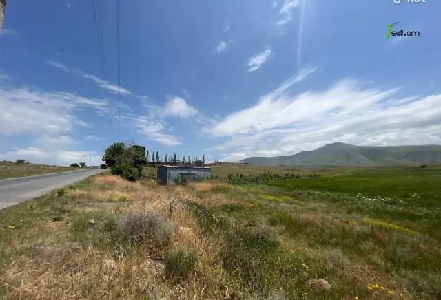 Հողատարածք բնակելի շինությունների համար Աբովյանում, 9500 ք.մ.