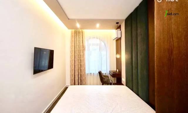 2 սենյականոց բնակարան Միքայել Նալբանդյանի փողոցում, 36 քմ, բարձր առաստաղներ, կապիտալ վերանորոգված