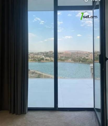 Երեք հարկանի քարե տուն Ղափանցյան փողոցում Արաբկիրում, 450 ք.մ., 3+ սանհանգույց