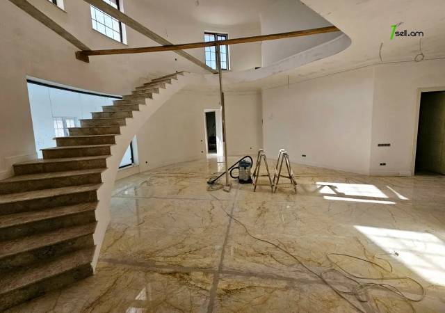 Երեք հարկանի քարե տուն Գևորգ Վարդանյան փողոցում Արաբկիրում, 1660 քմ, 3+ սանհանգույց