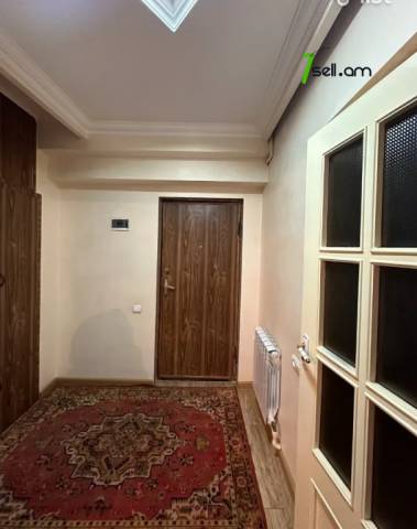 1 սենյականոց բնակարան Վիկտոր Համբարձումյան փողոցում, 43 ք.մ., 2/9 հարկ, կապիտալ վերանորոգված