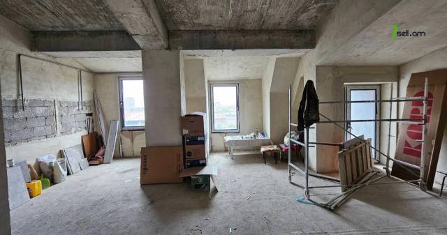 3 սենյականոց բնակարան նորակառույց շենքում Մուրացանի փողոցում, 80 քմ, 2 սանհանգույց, բարձր առաստաղներ